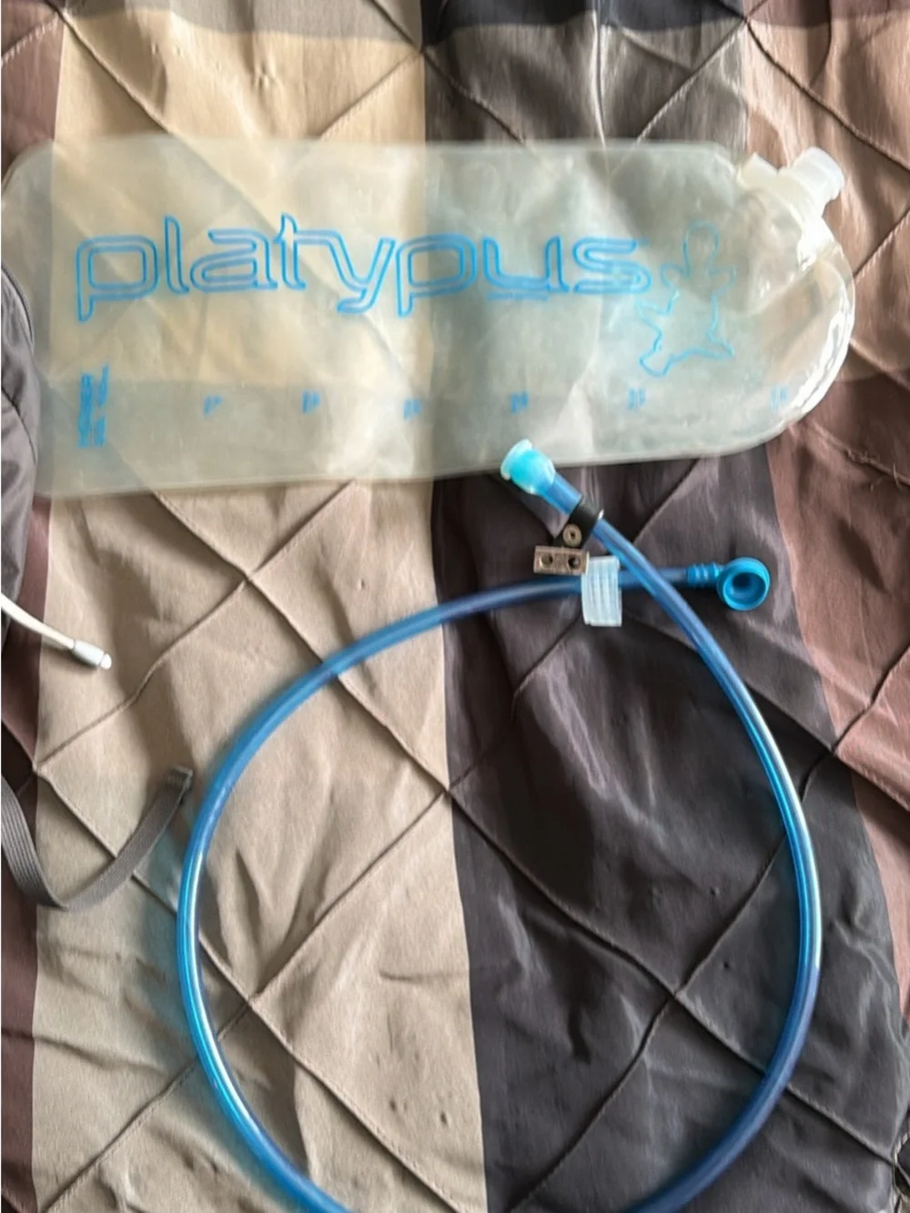Osprey Talon 22 Daypack + Platypus Hoser 3L Hydration Bundle